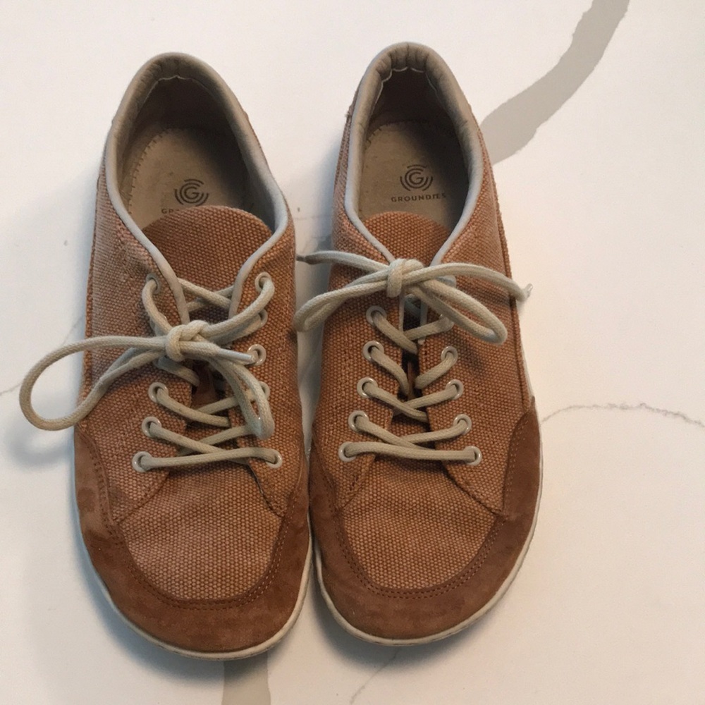 Groundies Amsterdam Barefoot Sneakers, size 8